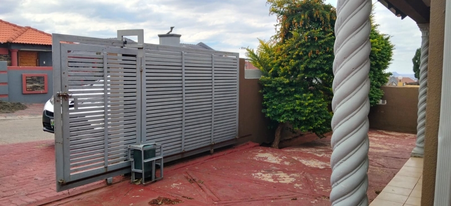 3 Bedroom Property for Sale in Tlhabane West North West